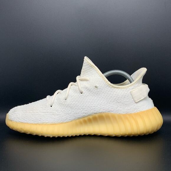 Athletic_Shoes